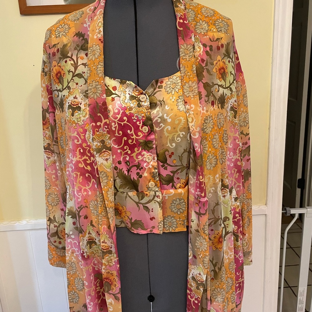 Retro Victoria’s Secret robe and top set